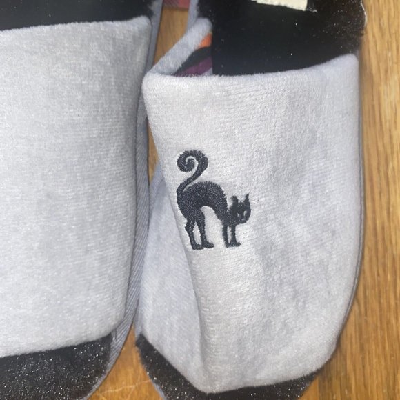 New Women's Dluxe Dearfoams Halloween Black Cat Slippers Memory Foam Grey Small - Picture 3 of 4